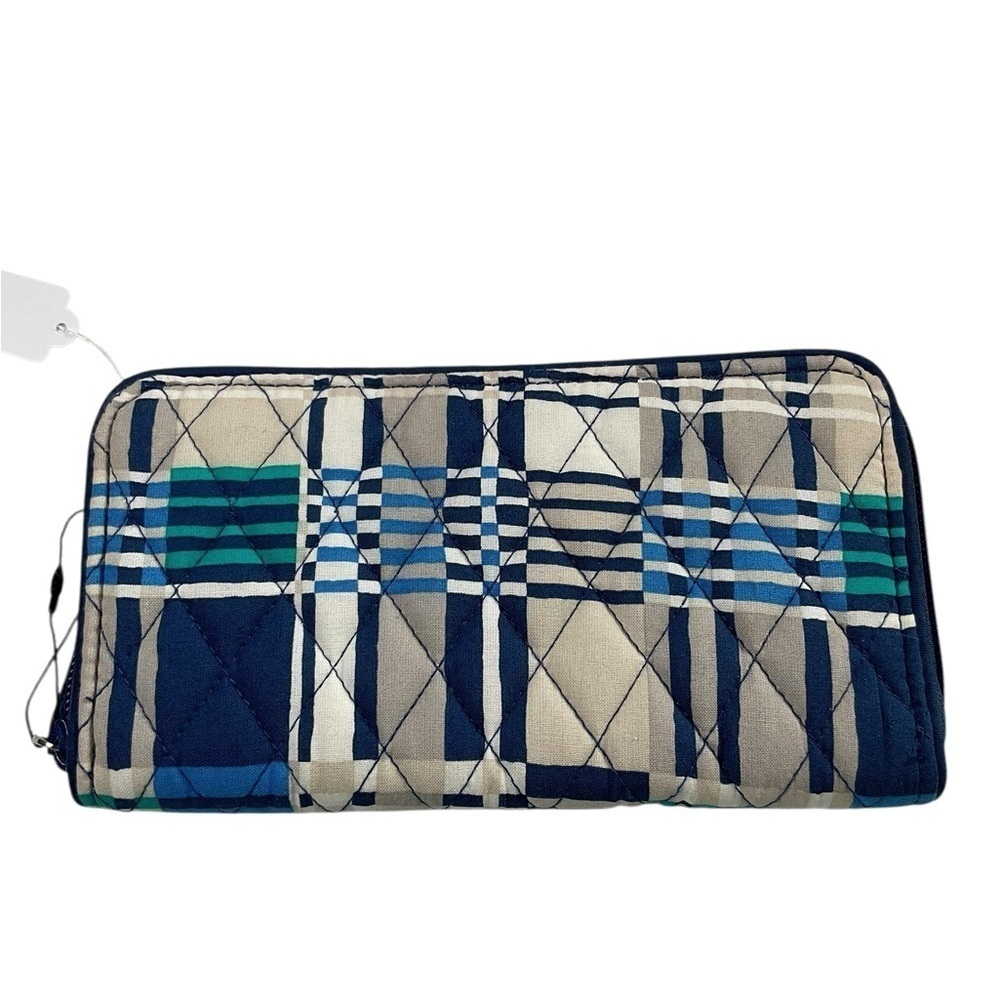Vera Bradley RFID Georgia Blue and Cream Quilted Wallet - Picture 8 of 8
